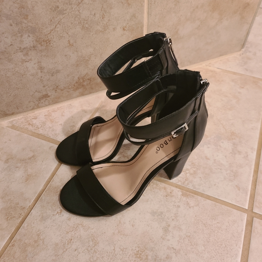 Bamboo Sandals - Picture 2 of 6